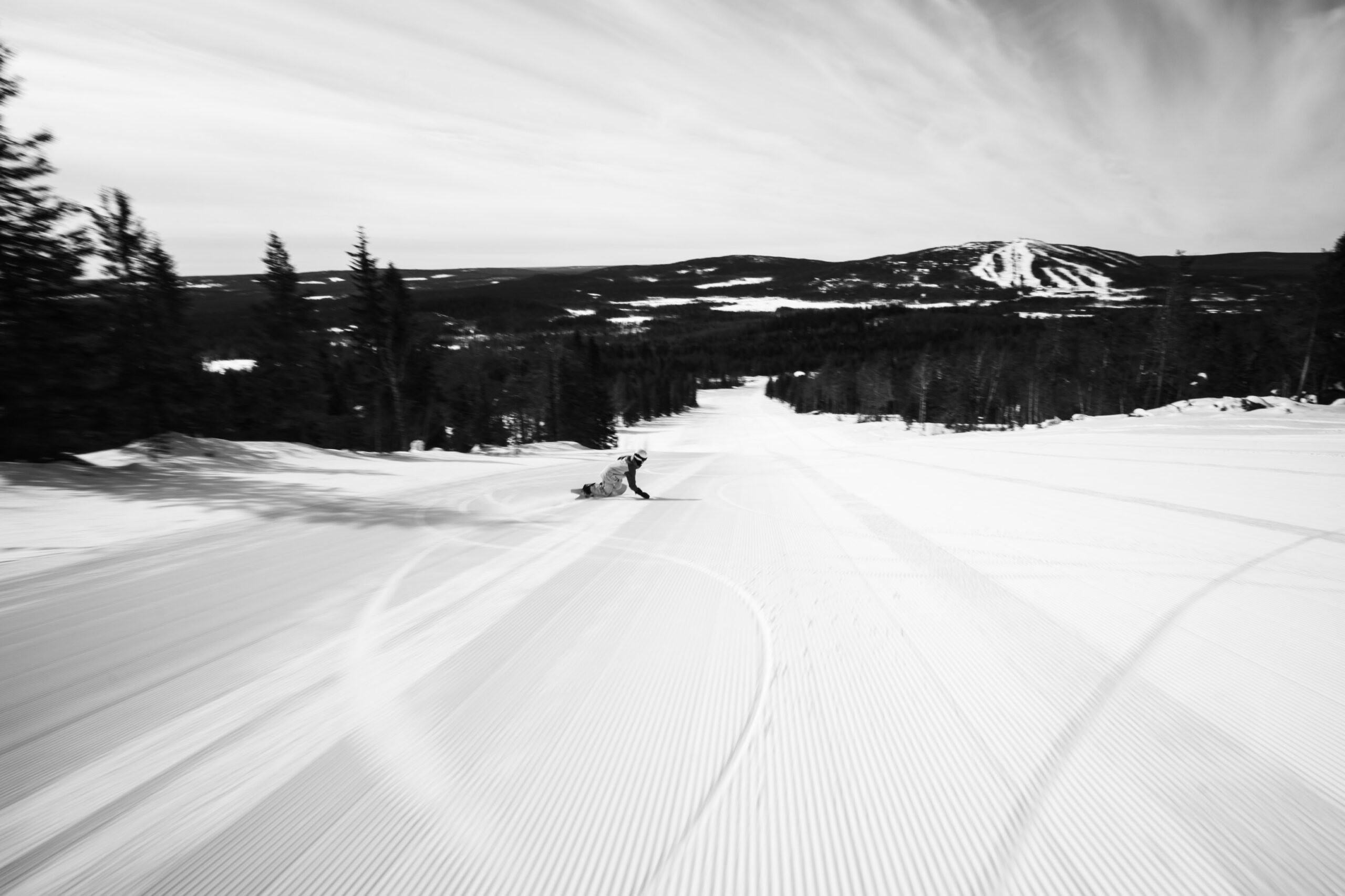 Photographs from a snowboarding flick Anatomy of a Turn by Flatlight. shot on Pikku-Syöte ski resort. Photo by Iiro Kerkelä
