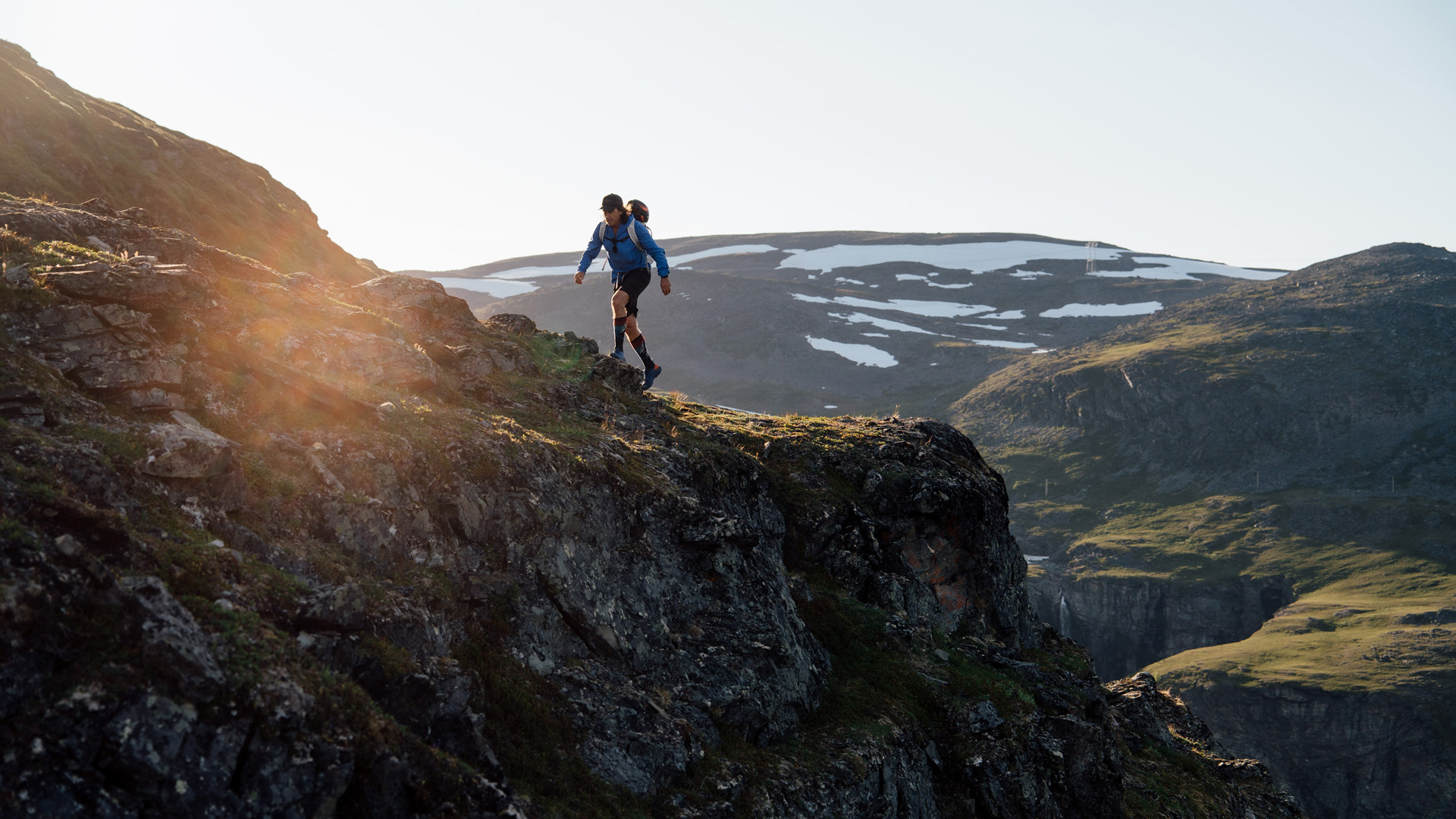 Suunto's new sportswatch Vertical two product photography by Jaakko Posti from Flatlight. In the picture runs Greg Hill, Suunto's athlete.